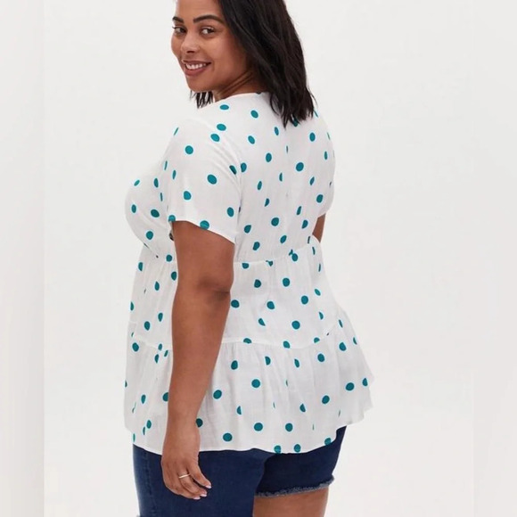 NWT Torrid Rayon Slub Tiered Buttoned-Front Top Polka Dot size 3X - Picture 3 of 11